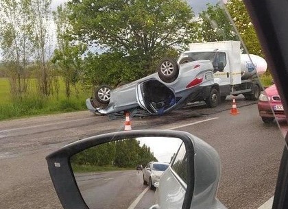 ДТП: на Северной  Салтовке - авария с перевернувшимся авто (ФОТО, ВИДЕО)