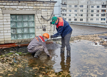Харьковводоканал устраняет аварийные ситуации в ливневых канализациях (ВИДЕО)