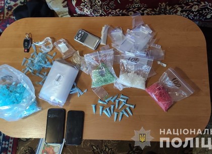 Крупных интернет-торговцев наркотой раскрыли в Харькове (ФОТО)
