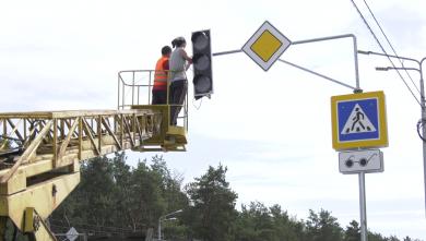 У Харкові продовжують встановлювати нові світлофори (ВІДЕО)