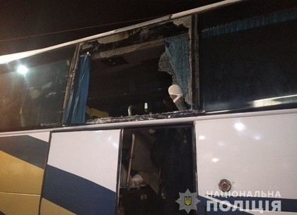 Хулиганство: забросан камнями автобус (ФОТО)