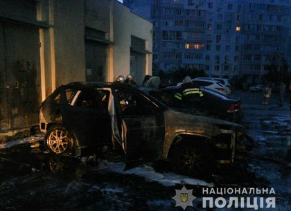 Копы поймали ночного поджигателя джипа на Алексеевке (ФОТО)