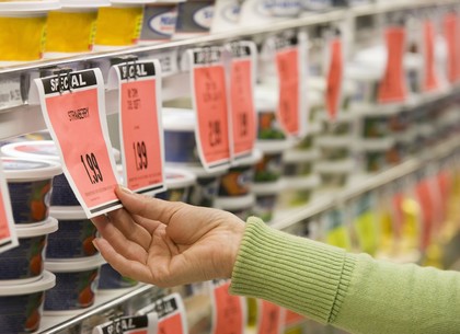 Чиновники в десять раз подняли штрафы для жадных предпринимателей в магазинах и аптеках