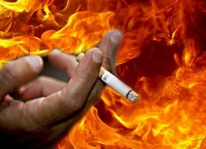 На Харьковщине  неадекватный курильщик  поджег девятиэтажку (ФОТО)