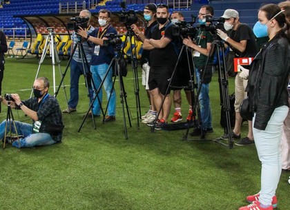 Харьковский футбольный клуб поздравил спортивных журналистов с юбилейным профессиональным праздником