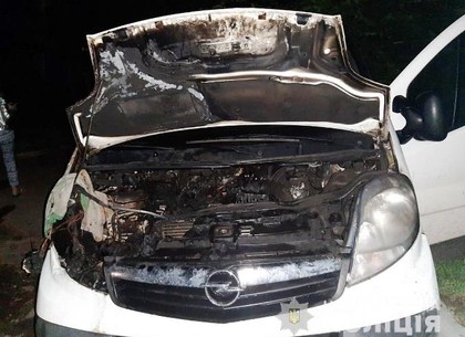 Полиция выясняет обстоятельства возгорания автомобиля (ФОТО)
