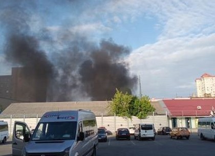 Пожар: горят шины и здание СТО (ФОТО, ВИДЕО)