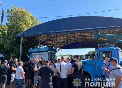 Полиция Харькова обеспечивает охрану общественного порядка на территории рынка «Барабашово»  (ВИДЕО)