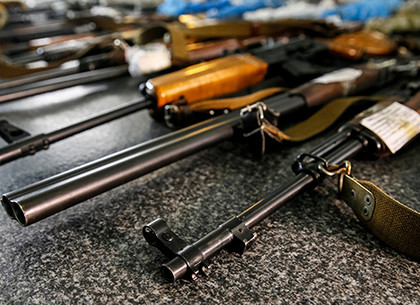 Полицейские прикрыли в Харькове «склад-магазин», торговавший нелегальным оружием (ФОТО, ВИДЕО)