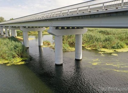 На Балаклейщине дорожники завершают капитальный ремонт моста, соединяющего Андреевку и Донец (ФОТО)
