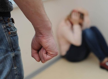 Домашнее насилие: на учете полиции - более 4 000 домашних обидчиков (ФОТО)