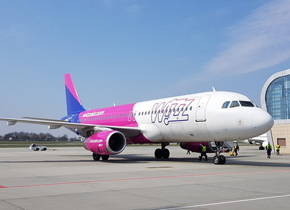 Wizz Air отменил два рейса в Польшу и Венгрию до весны