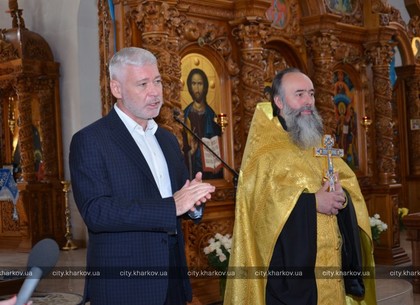 Игорь Терехов поздравил православных христиан с прибытием в Харьков мощей Святого Николая (Горсовет)