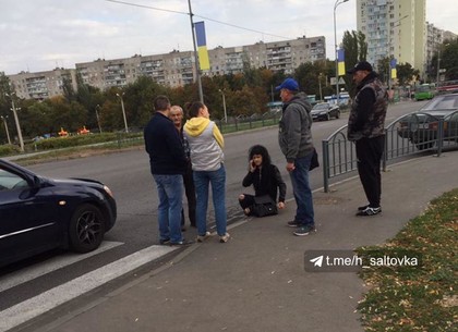 ФОТО: на пешеходном переходе Салтовки сбили девушку (Telegram)