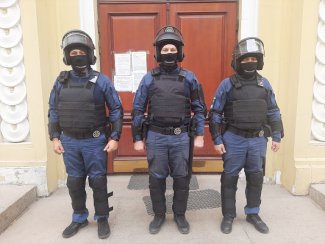ФОТО: ведомственная охрана не допустила срыв радикалами заседания апелляционного суда (Госсудадминистрация  по Харьковской области)