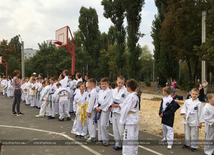 ФОТО: В Харькове прошли соревнования по таэквондо среди школьников (Горсовет)