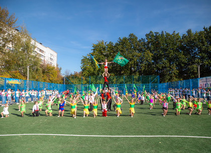 ФОТО: В Харькове открыли новый школьный стадион (РЕДПОСТ)