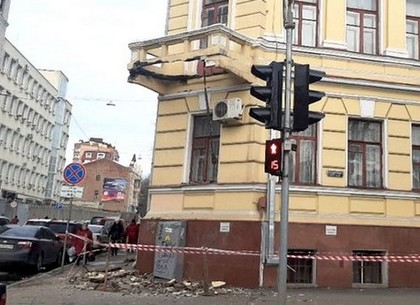 Обвал знаменитого здания в центре Харькова: спустя восемь месяцев нашли деньги (ГХ)