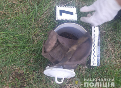 Полиция изъяла у мужчины несколько литров опия ( ГУНП Украины в Харьковской области)