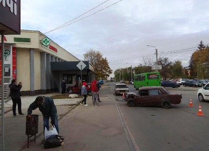 ФОТО: Дорогу на Ивановке не поделили два ВАЗа (Патрульная полиция)