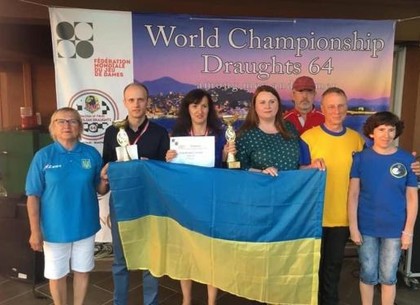 Шашки-64: Юлия Макаренкова завоевала три золотые медали чемпионата мира (ХОГА)