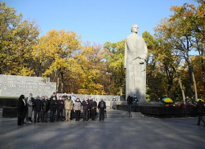 ФОТО: В Харькове отметили 76-ю годовщину со дня изгнания нацистов из Украины (Горсовет)