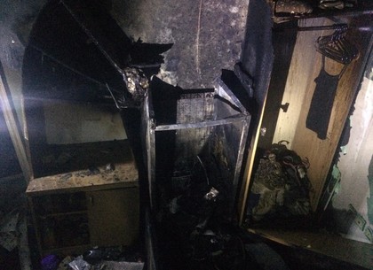 ФОТО: Пожар в общежитии фармуниверситета. Спасатели винят проводку (ГСЧС)
