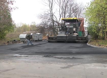 ВИДЕО: Дорожники продолжают ремонт магистралей Харькова (Горсовет)