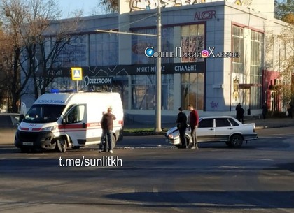 ДТП: На Качановке ВАЗ врезался в скорую помощь (Патрульная полиция)