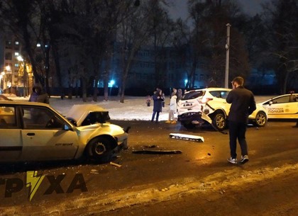ФОТО: На Белгородском шоссе разбились легковушки (Патрульная полиция)