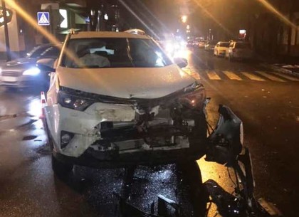 ФОТО: В центре произошло ДТП с участием шести автомобилей (Патрульная полиция)