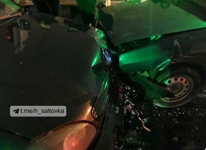 ФОТО: На Салтовке – ДТП из пяти машин, с пострадавшим и полицейской погоней (Telegram)