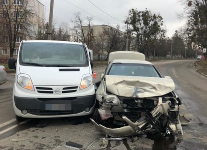 ДТП: в Харькове не разминулись два Nissan’а (Патрульная полиция)