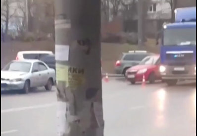 ВИДЕО: на Салтовке разбились три авто (Telegram)