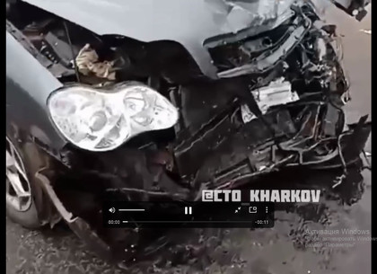 ВИДЕО, ФОТО: Машины - всмятку, жесткое столкновение под Харьковом (Обновлено)