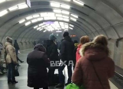 ФОТО: В метро пассажиры засняли несуществующий пожар (Харьковский метрополитен)