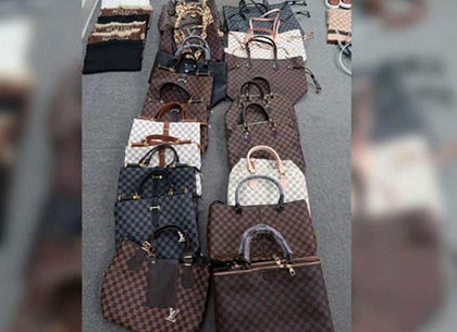 В Харьковском аэропорту конфисковали Dolce & Gabban, Louis Vuitton и GUCCI на приличную сумму - Слобожанская таможня