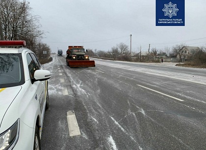 Из-за ухудшения погодных условий патрульная полиция просит водителей быть внимательными на дорогах области