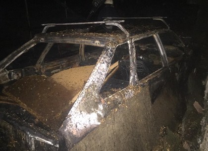 ФОТО: На Одесской 2 часа тушили автомобиль и гараж - ГСЧС