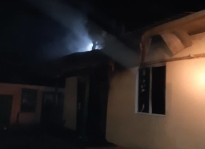 На Сахновщине во время пожара пострадал 65-летний хозяин дома