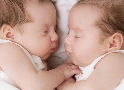 Две двойни девочек родилось в Харькове 8 февраля