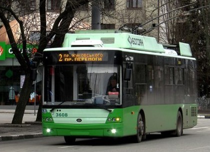 На 9 Мая некоторые троллейбусы будут ходить дольше, а трамваи продлят маршрут
