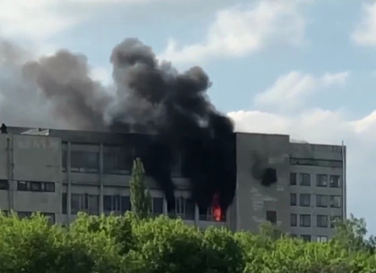 Масштабный пожар в Харькове: Полыхает завод 