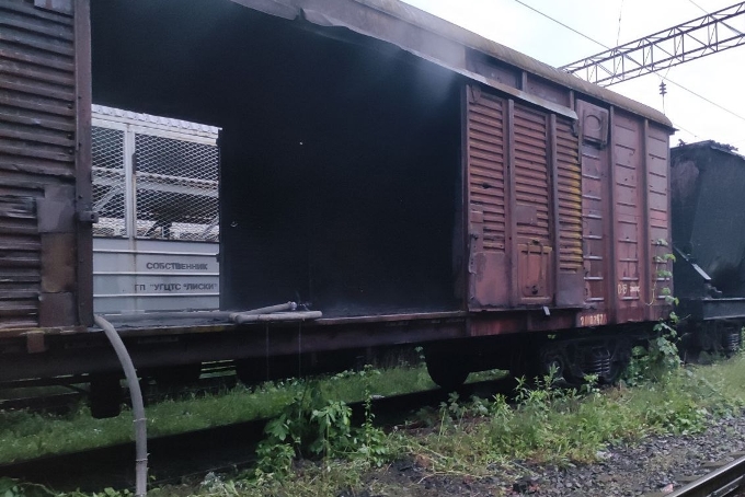 В отстойнике для товарных вагонов станции в Харькове тушили крупный пожар