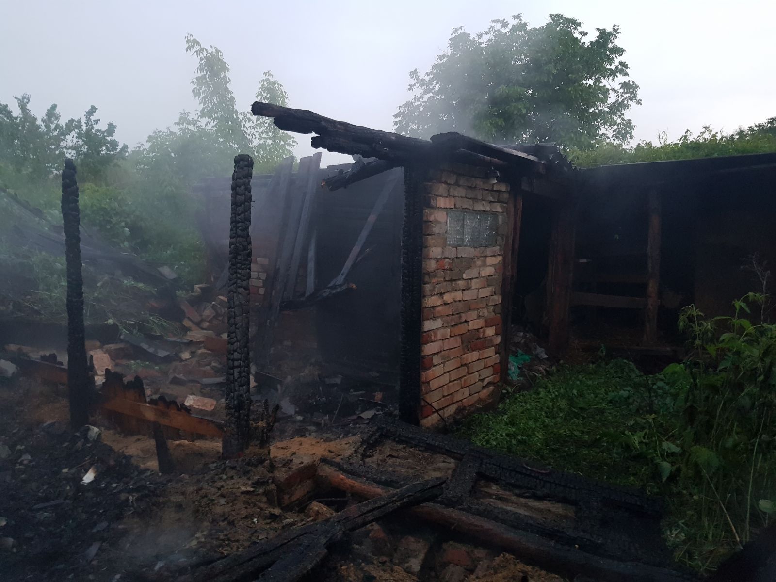 В Дергачевском районе снова горели хозяйственные постройки. Новости Харькова