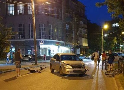 ДТП в тихом центре Харькова создало воскресную пробку (ВИДЕО, ФОТО)