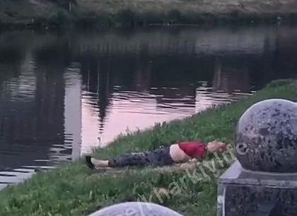 Смерть в воде: В Харькове из реки вытащили труп (ФОТО, ВИДЕО, Обновлено)