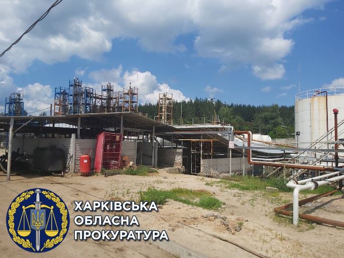 Подпольный нефтеперерабатывающий завод закрыли под Харьковом