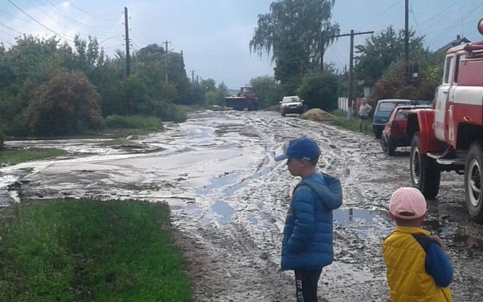 Спасатели помогли ликвидировать последствия сильного ливня под Харьковом