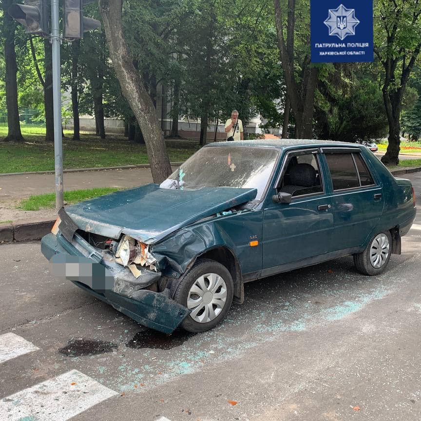 ДТП Харьков: на ХТЗ столкнулись три автомобиля.